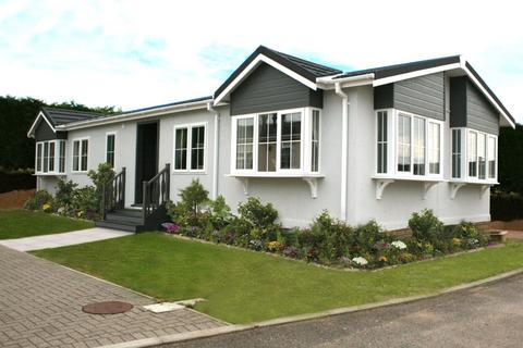 Brownfield Gardens, Berkshire SL6 2 bed detached house for sale