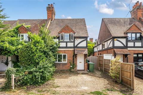 Lower Green Road, Esher, KT10 2 bed semi
