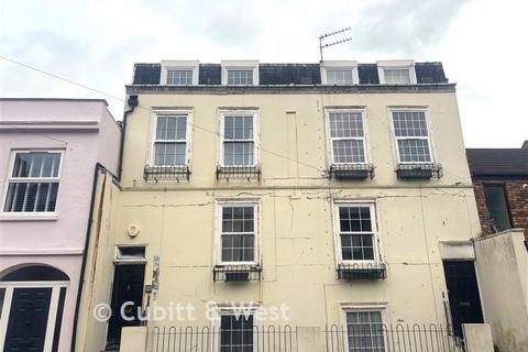 Norfolk Street, Southsea, Hampshire 2 bed maisonette for sale