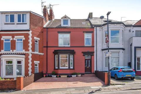 North Parade, Whitley Bay NE26 7 bed terraced house for sale