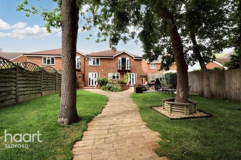 Becher Close, Renhold 6 bed semi
