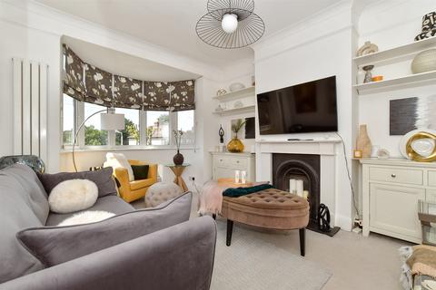 Compton Avenue, Gidea Park, Essex 3 bed maisonette for sale