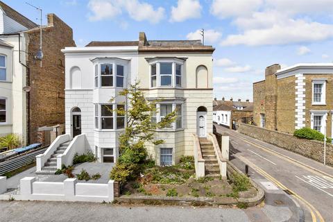 West Cliff Road, Ramsgate, Kent 2 bed maisonette for sale