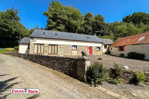 Llangeler, Nr Llandysul 4 bed property with land for sale