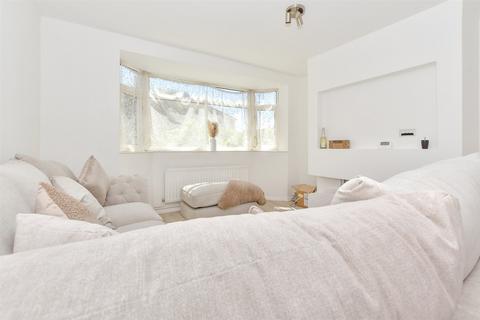 Hawthorn Avenue, Sheerness ME12 3 bed semi