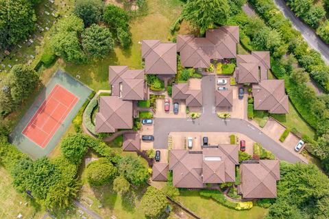 St. Mary's Mount, Caterham CR3 5 bed apartment for sale