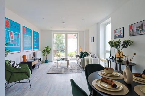 50 London Road, London TW8 3 bed flat for sale
