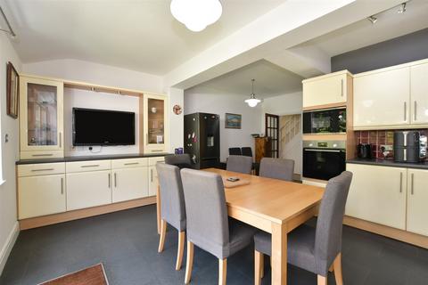 South View Drive, London E18 4 bed terraced house for sale