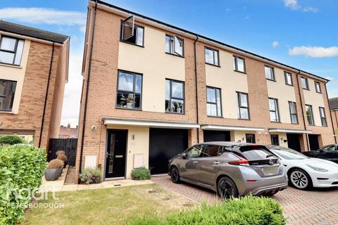 St Johns Close, Peterborough 4 bed end of terrace house for sale