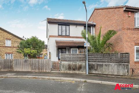 Blunden Close, Dagenham, RM8 1 bed end of terrace house for sale