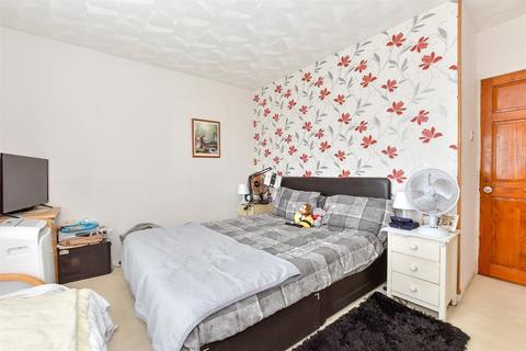 Blakemere Crescent, Portsmouth... 3 bed semi