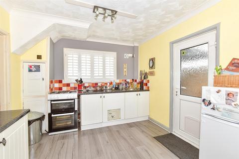 Blakemere Crescent, Portsmouth... 3 bed semi
