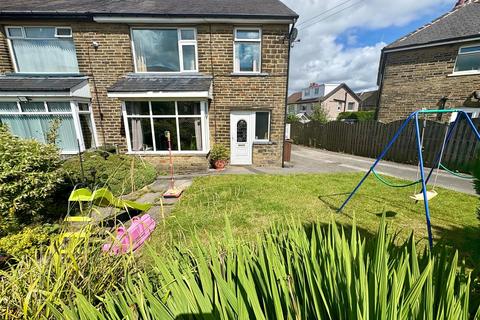 Fieldway, Clayton, Bradford 3 bed semi