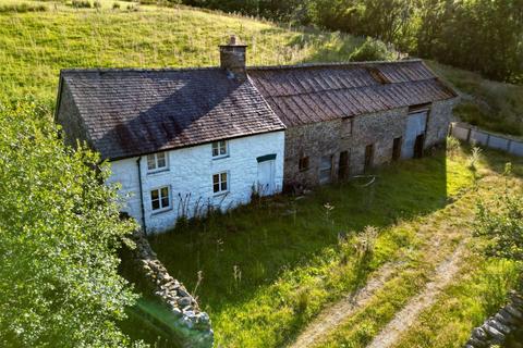 Ty Coch, Llanwrthwl, Llandrindod... 3 bed farm house for sale