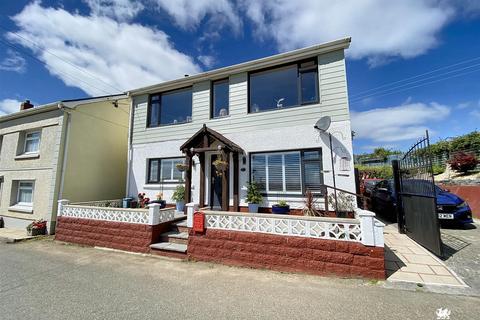 Heol Smyrna, Llangain, Carmarthen 4 bed detached house for sale