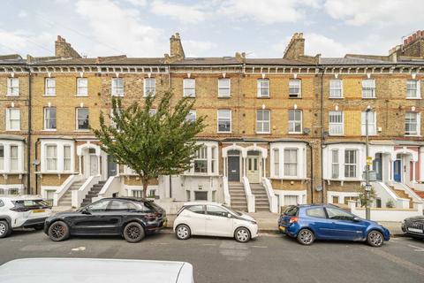 Cologne Road, London SW11 2 bed flat for sale