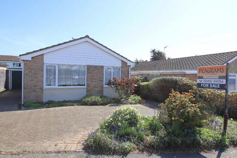 Gouldings Avenue, Walton on the Naze... 2 bed detached bungalow for sale
