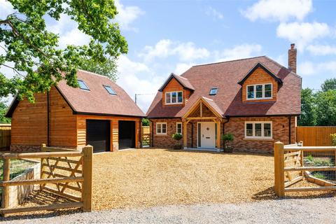 Oak View, Little London, RG26 4 bed detached house for sale