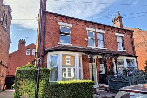 St. Michaels Terrace, Leeds 5 bed semi