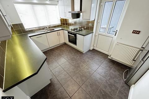 Newfield Drive, Kingswinford 3 bed semi