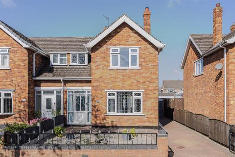 Merton Road, Scunthorpe 3 bed semi