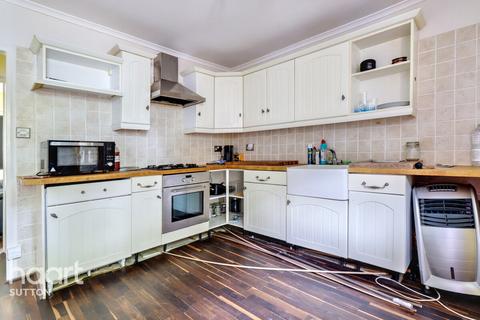 Downs Road, Sutton 2 bed terraced house for sale