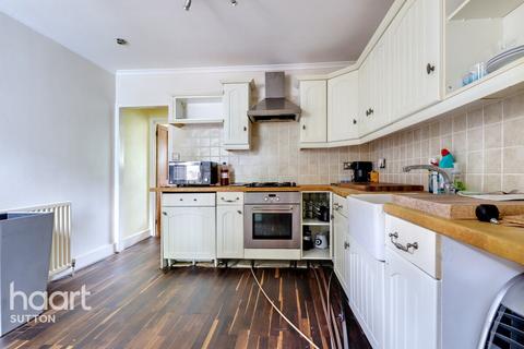 Downs Road, Sutton 2 bed terraced house for sale