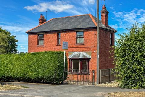Jacklyns Lane, Alresford 3 bed detached house for sale