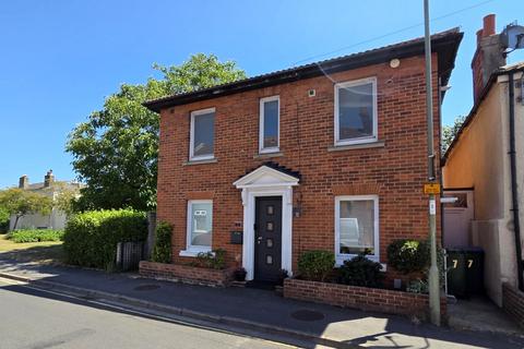 GORDON ROAD, FAREHAM 2 bed apartment for sale