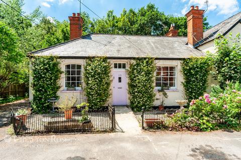 Pembroke Mews, ASCOT 2 bed bungalow for sale