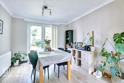 Stradbroke Drive, Richmond 3 bed semi