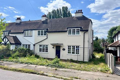 Rythe Road, Esher 2 bed semi