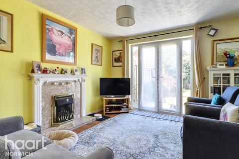 Naseby Way, Norwich 3 bed semi