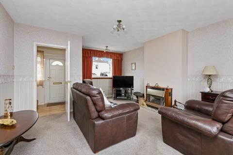 12 Quarryfoot Gardens, Bonnyrigg... 3 bed semi