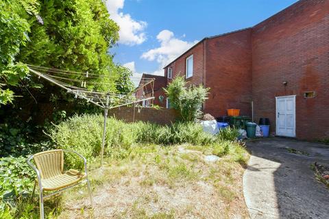 Ampers End, Basildon, Essex 4 bed end of terrace house for sale