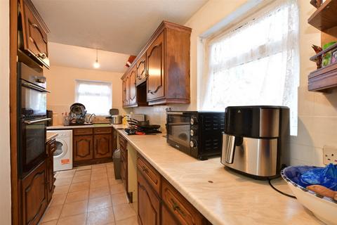 Ampers End, Basildon, Essex 4 bed end of terrace house for sale