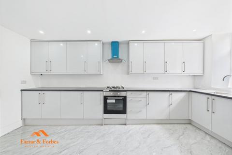 Burnley Road, Colne BB8 2 bed terraced house for sale
