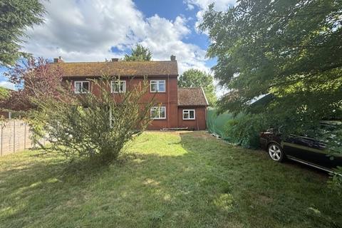4 Deopham Road, Morley St. Botolph... 3 bed semi
