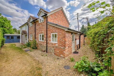The Hamlet, Gallowstree Common... 3 bed detached house for sale