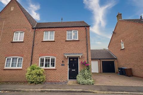 Greyhound Croft, Hinckley 3 bed semi