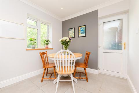 Eden Avenue, Chatham, Kent 3 bed semi