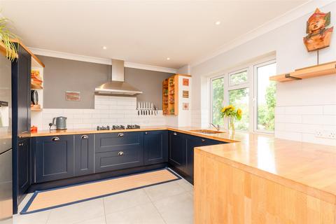 Eden Avenue, Chatham ME5 3 bed semi