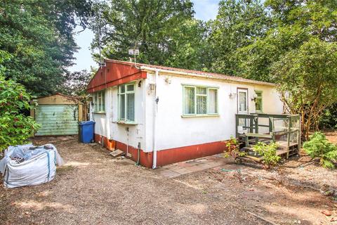 Wellingtonias, Warfield Park... 2 bed park home for sale