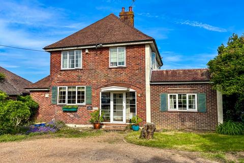 Whatlington Road, Battle, TN33 3 bed detached house for sale