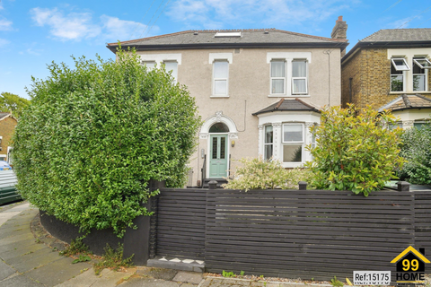 Honley Road, London, Lewisham, SE6 1 bed maisonette for sale