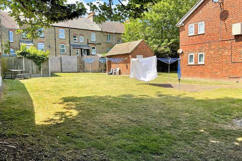 Wharfedale Road, Margate, Kent 1 bed flat for sale