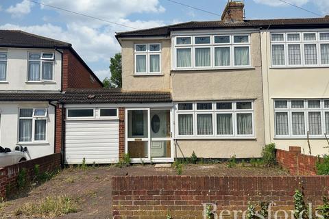 Acacia Avenue, Hornchurch, RM12 4 bed end of terrace house for sale
