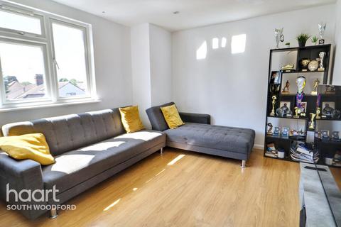 Chigwell Road, South Woodford 1 bed flat for sale