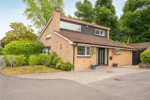Burleigh Lane, Ascot 4 bed detached house for sale