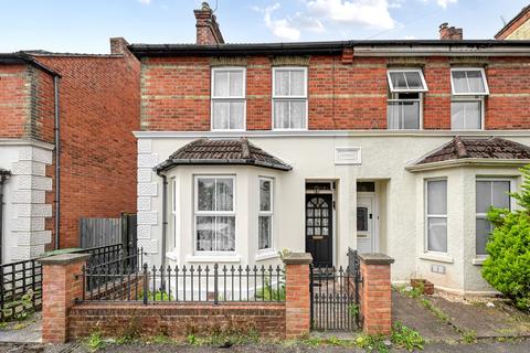 Stone Street, Aldershot, GU12 3 bed semi